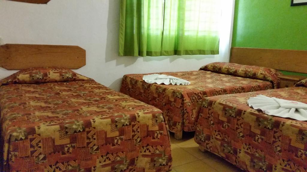 Delfin Playa Azul Hotell Lázaro Cárdenas Exteriör bild