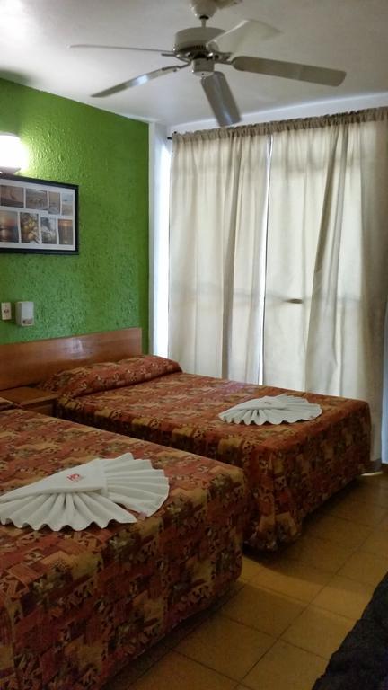 Delfin Playa Azul Hotell Lázaro Cárdenas Exteriör bild
