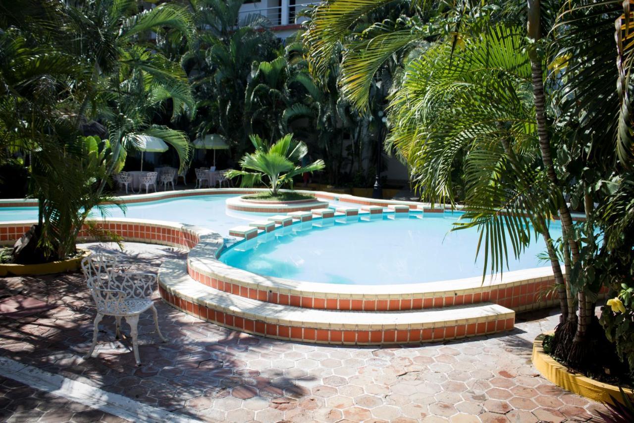 Delfin Playa Azul Hotell Lázaro Cárdenas Exteriör bild